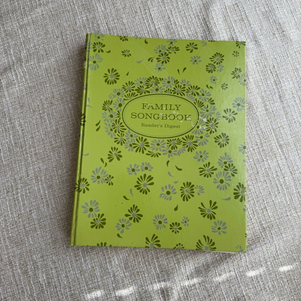 Reader's Digest Family Songbook - Green Floral